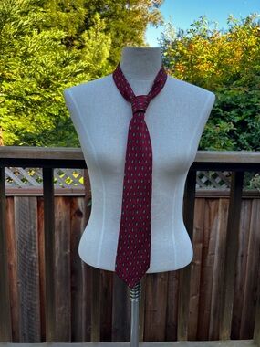 Vintage Classic Burgundy Patterned Men's Tie